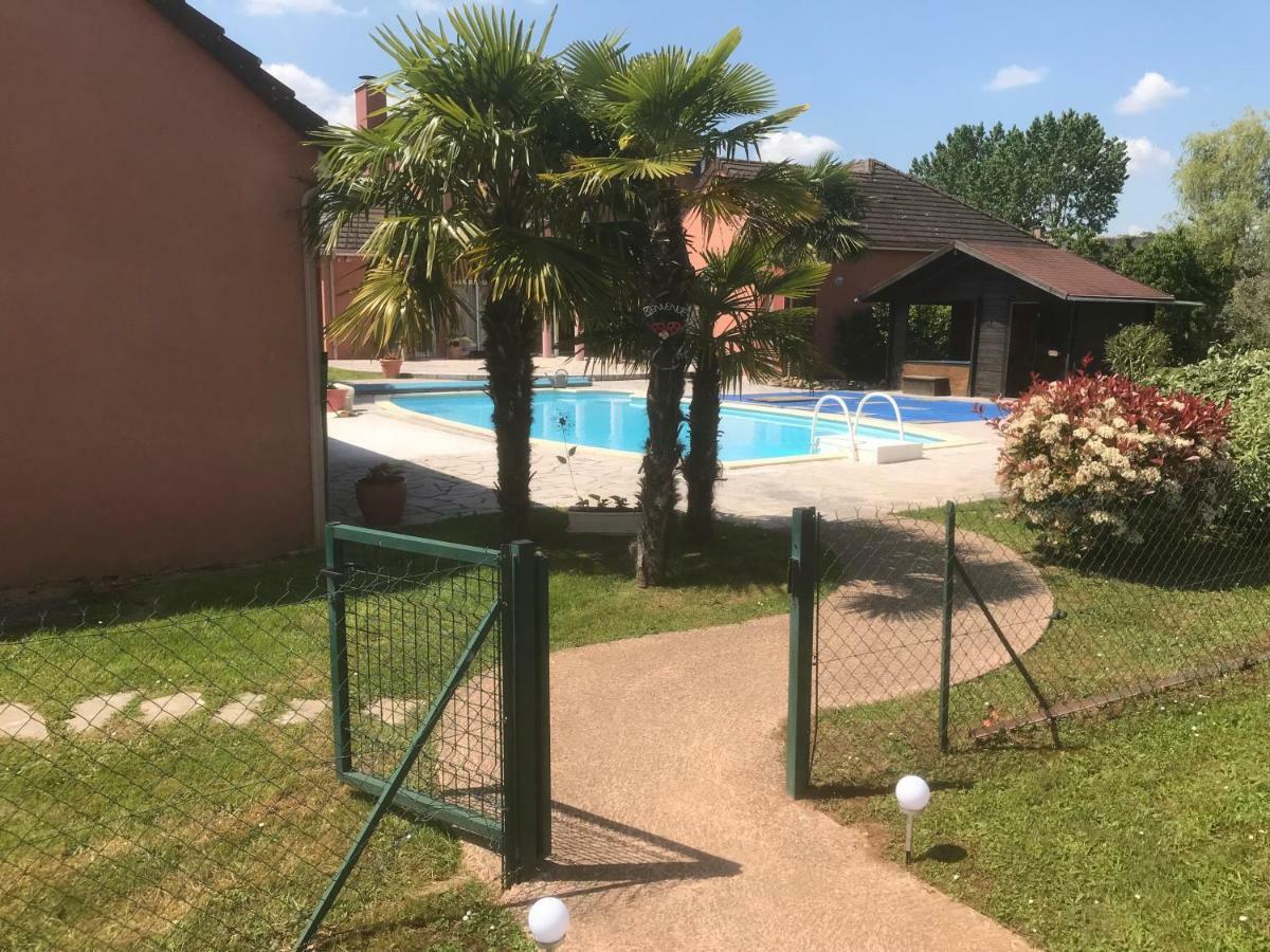 Chambres D'Hotes La Coloniale Varetz Εξωτερικό φωτογραφία