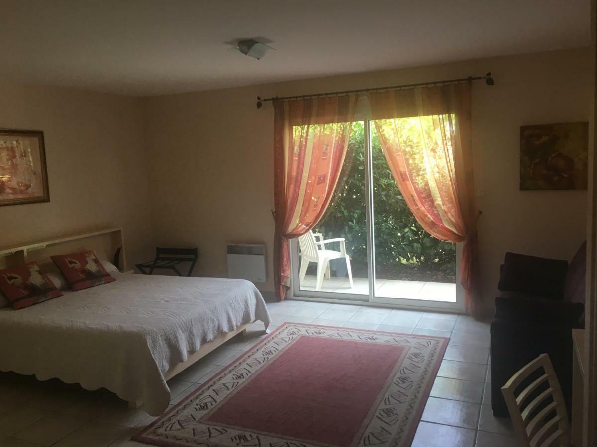 Chambres D'Hotes La Coloniale Varetz Εξωτερικό φωτογραφία