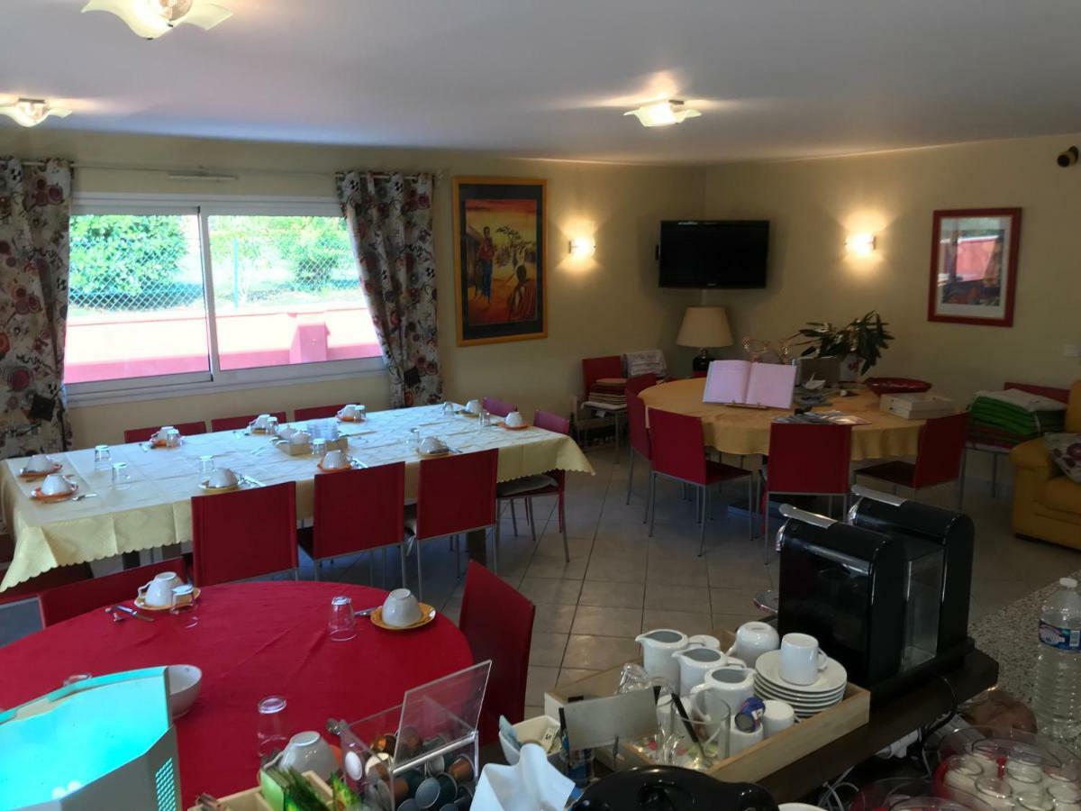 Chambres D'Hotes La Coloniale Varetz Εξωτερικό φωτογραφία