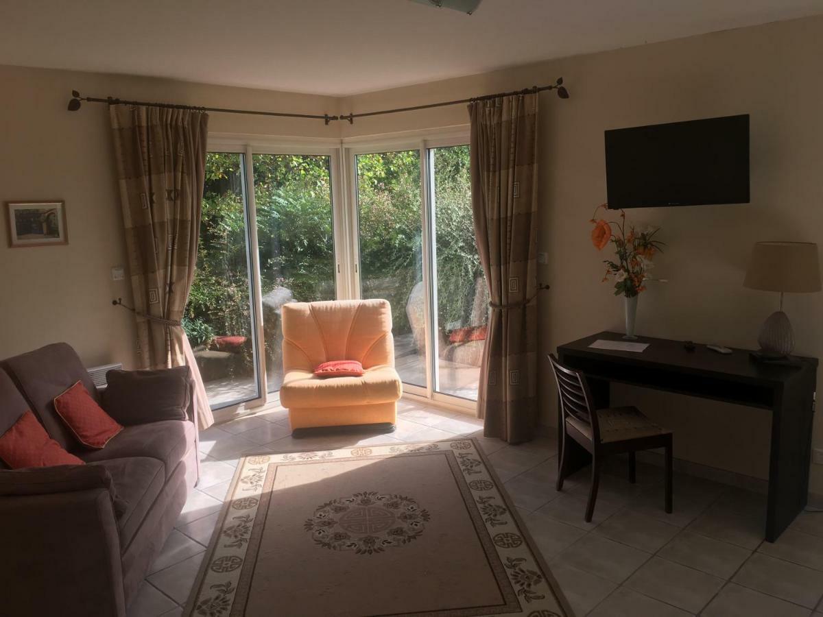 Chambres D'Hotes La Coloniale Varetz Εξωτερικό φωτογραφία