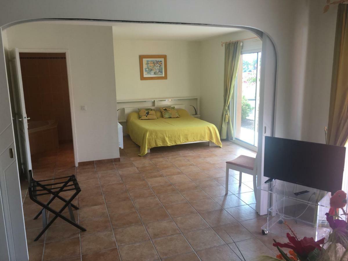 Chambres D'Hotes La Coloniale Varetz Εξωτερικό φωτογραφία